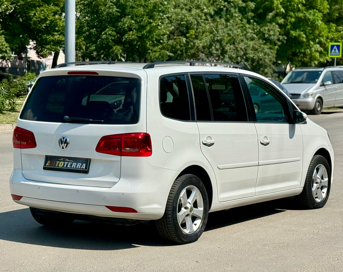 Volkswagen Touran фото 3