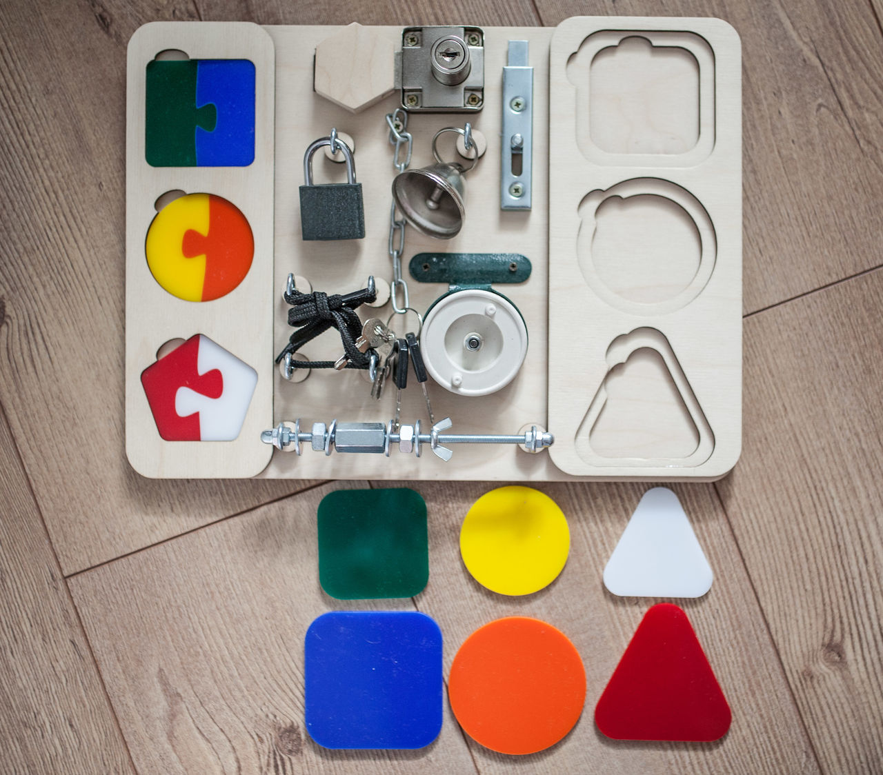Развивающая доска Busy board, Доска Монтессори, Бизиборд, Tabla activitati dezvoltare motorica foto 8