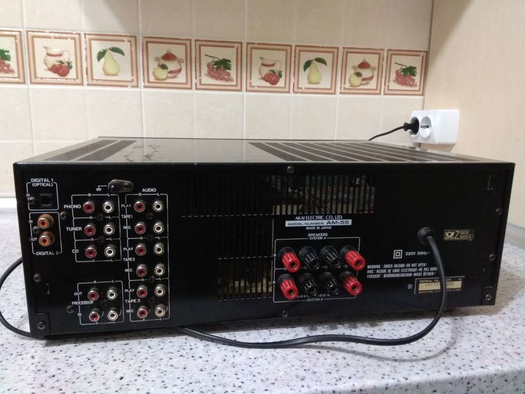 Akai AM - 55 Интегральный усилитель усилитель.