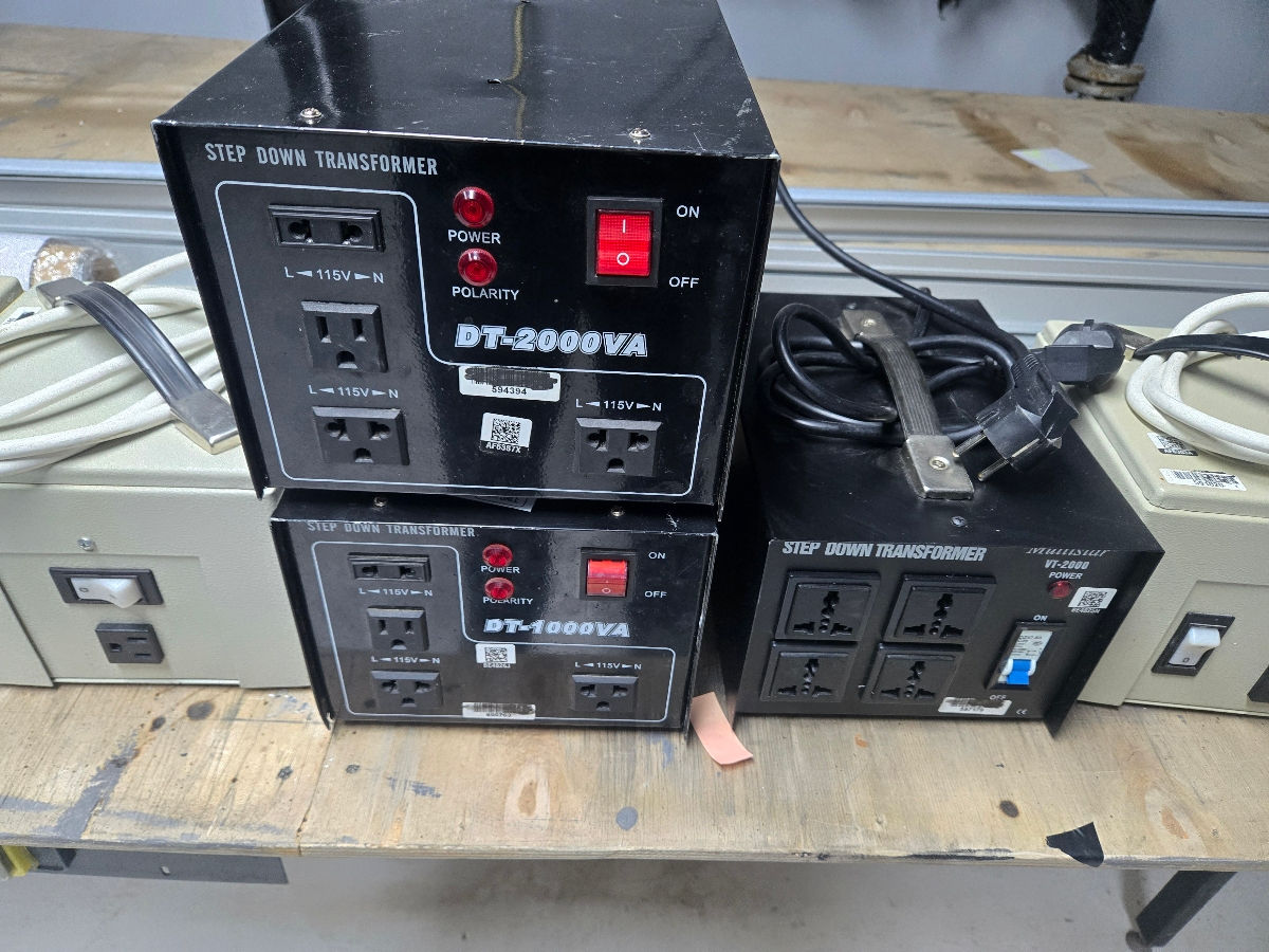 Transformator 220V in 120V - 1000W, 1600W, 2000W foto 0