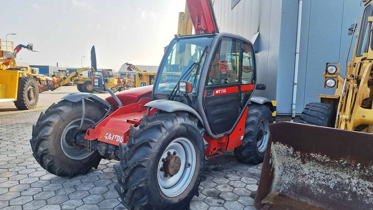 Телескопический погрузчик Manitou МТ 732, 2007 foto 0