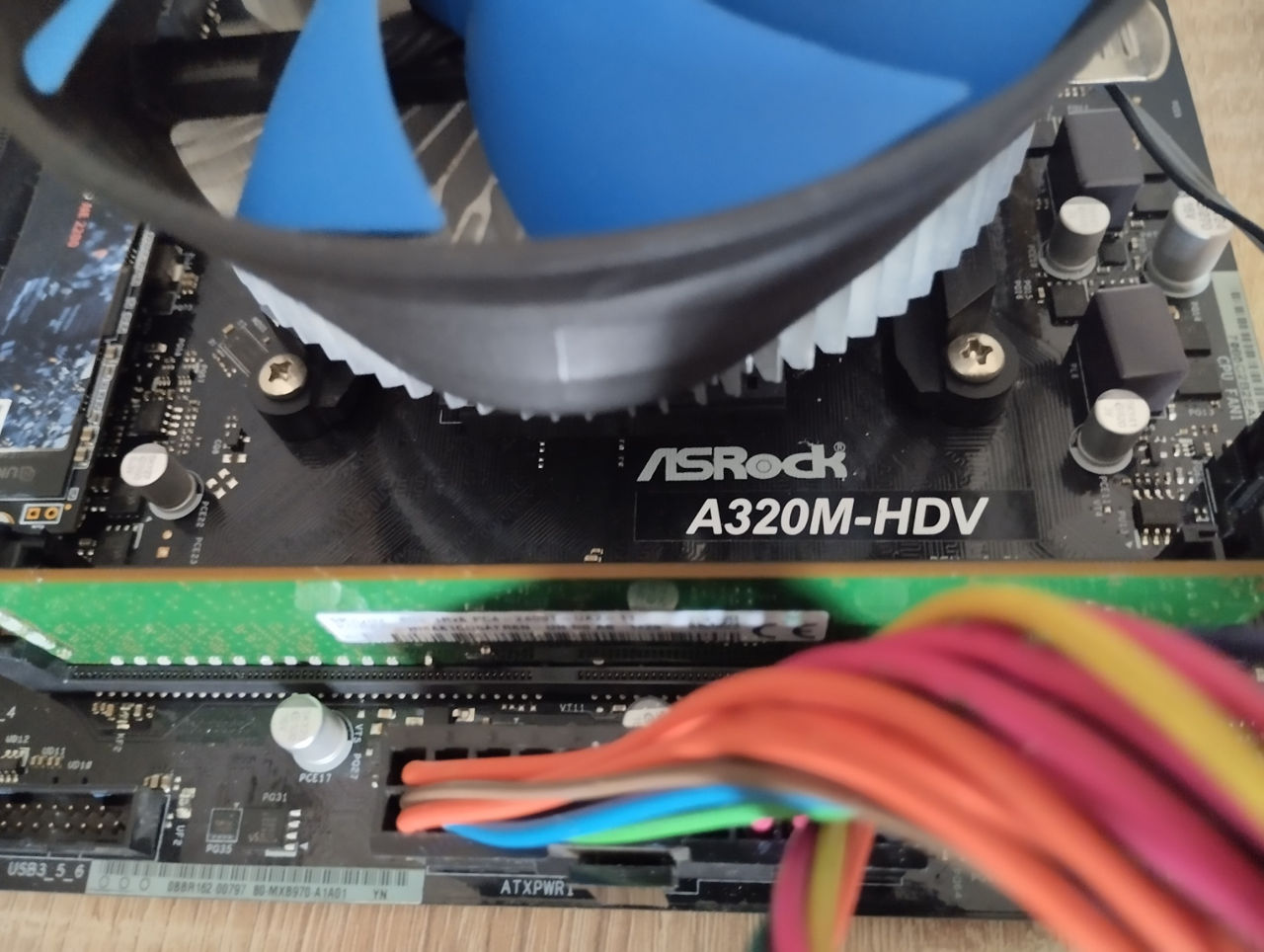 Материнская плата ASRock A320M-HDV sAV4 VGA HDMI с процессором Ryzen 5 ...