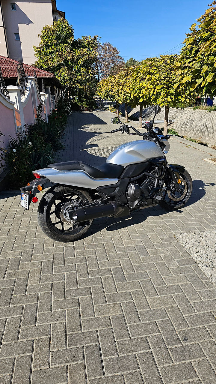 Honda CTX700nd foto 8