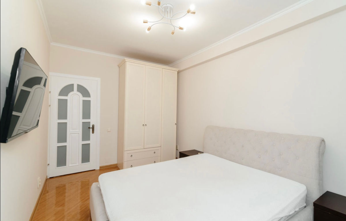 Apartament cu 2 camere, 65 m², Buiucani, Chișinău foto 1