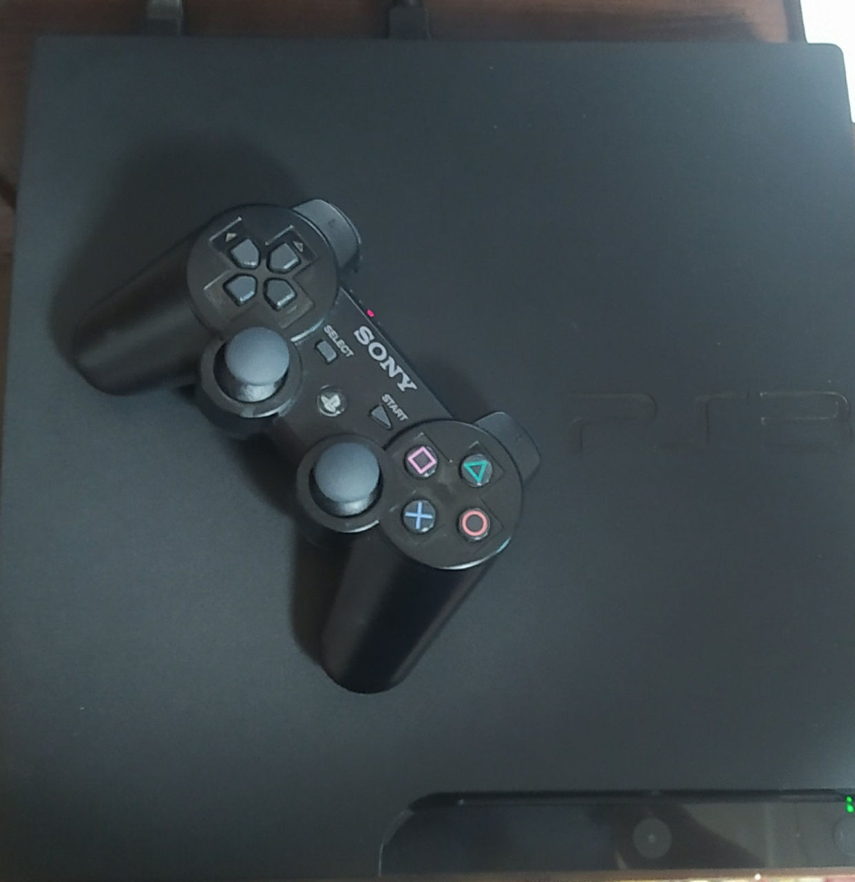 Продам Playstation 3 Slim 160 гб + прошивка HEN + 31 игра