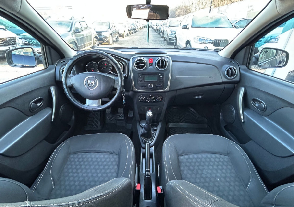 Dacia Logan foto 8