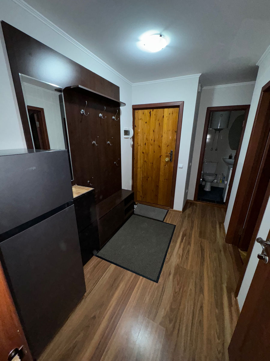 Apartament cu 2 camere, 50 m², Botanica, Chișinău foto 2