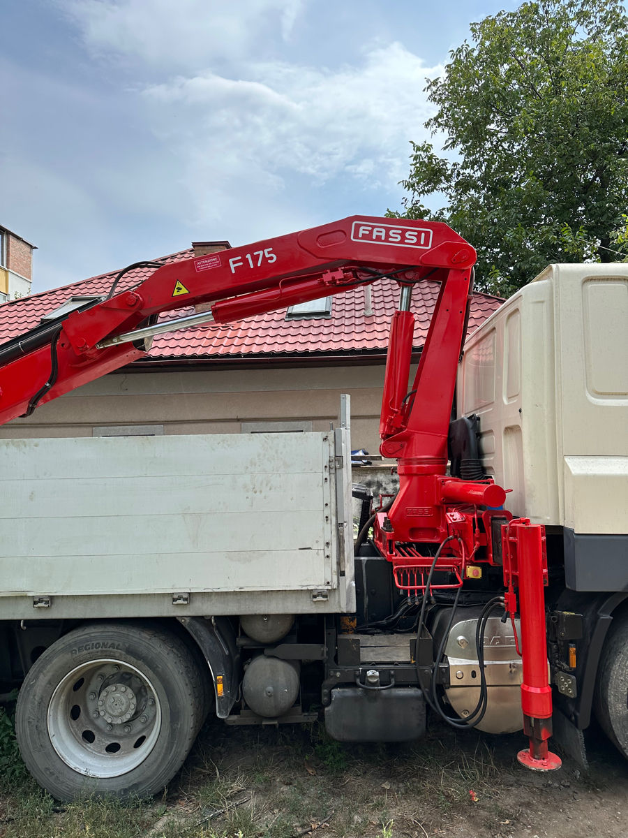 Daf CF85.360, Fassi 175 foto 3