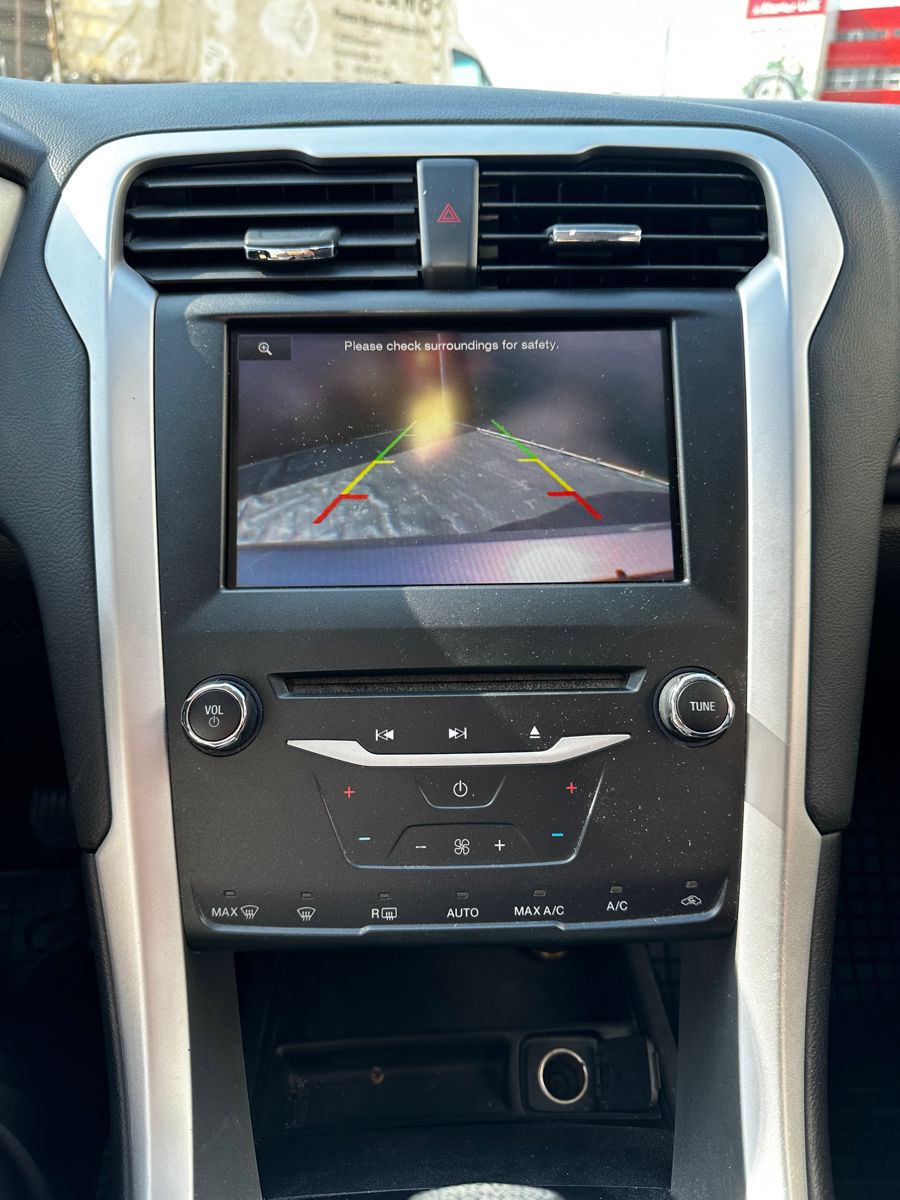 Ford Fusion foto 10