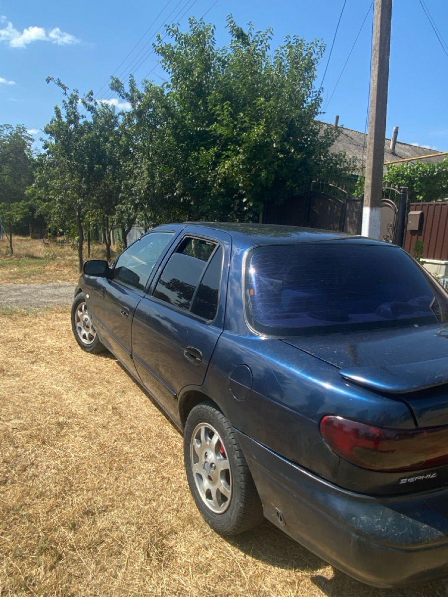 KIA Sephia foto 4