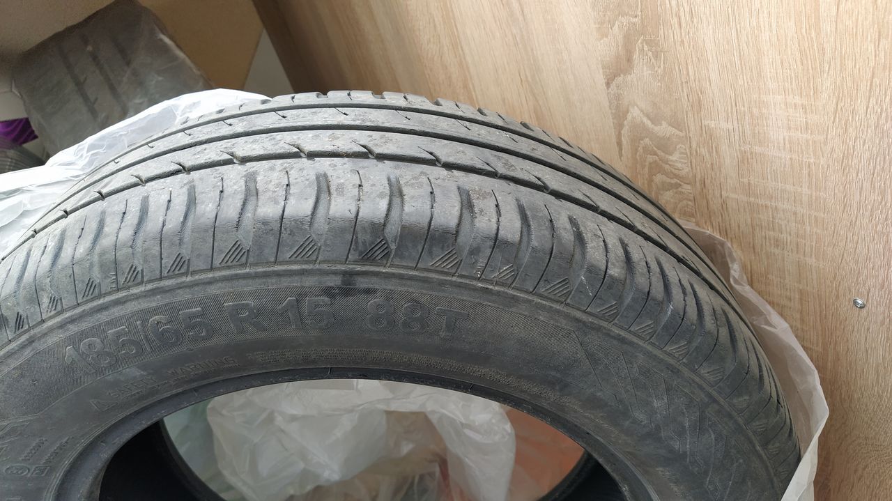 Продам 4 шины Continental 185/65/R15, б/у в хорошем состоянии,цена за ...
