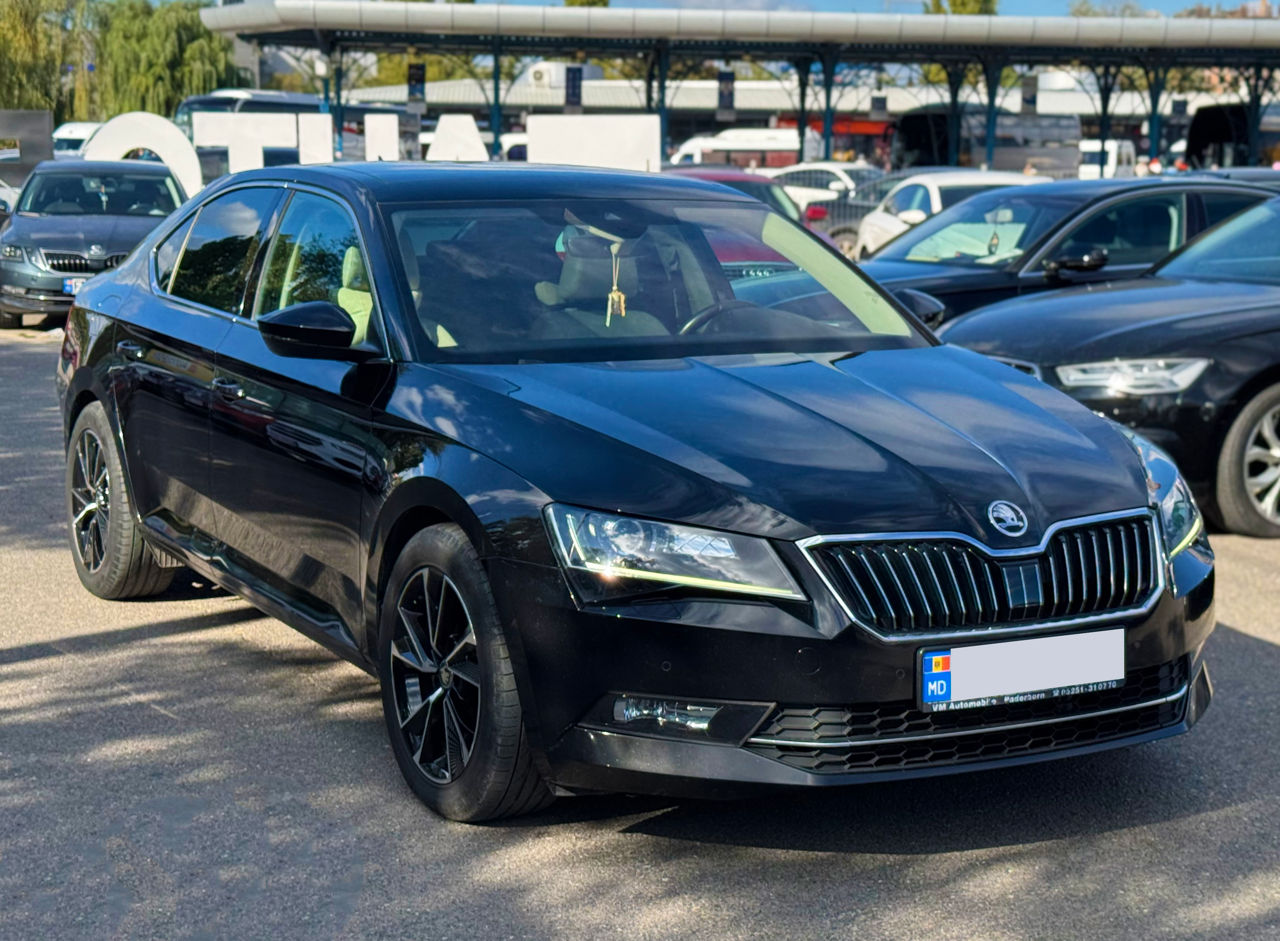 Skoda Superb foto 2