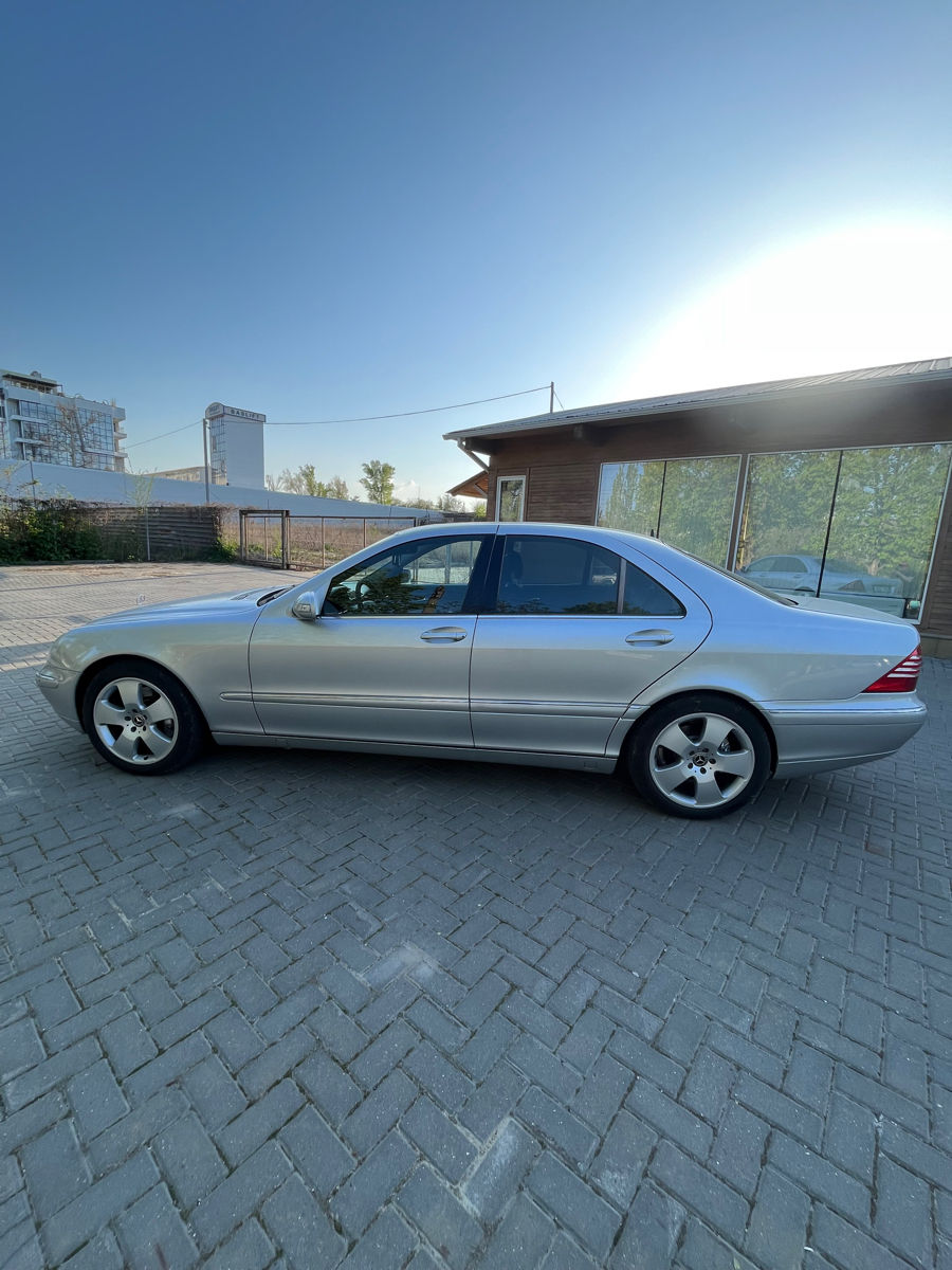 Mercedes S-Class foto 2