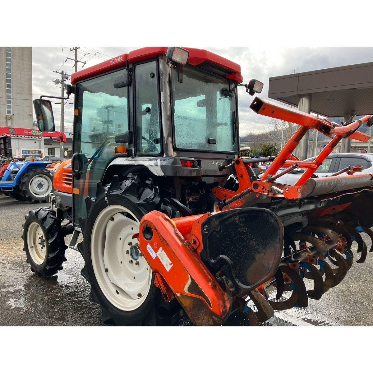 Kubota KT-30 este un tractor compact cu cabina + freza  foto 8