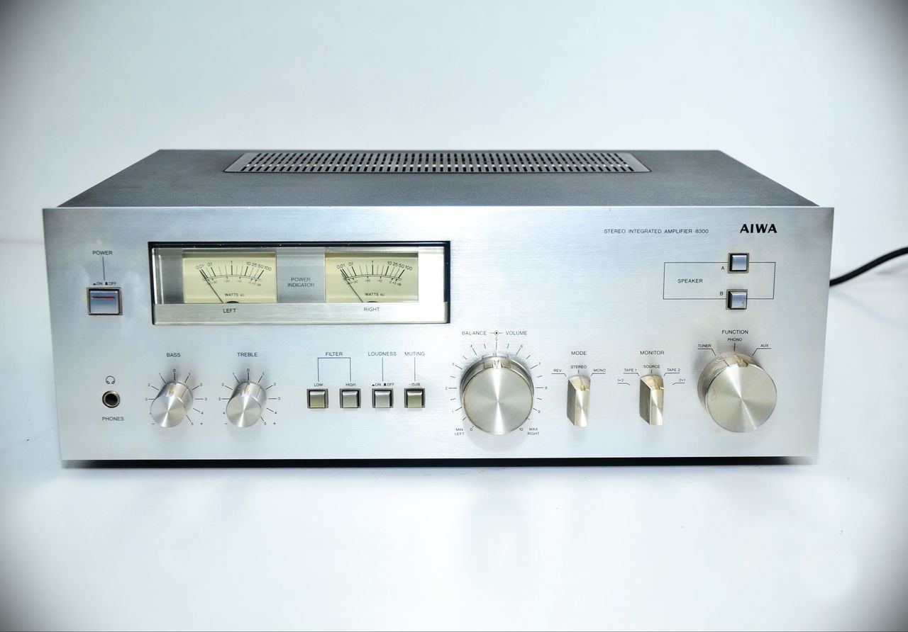Vintage aiwa 8300 stereo integrated amplifier  с фонокорректором mm фото 5