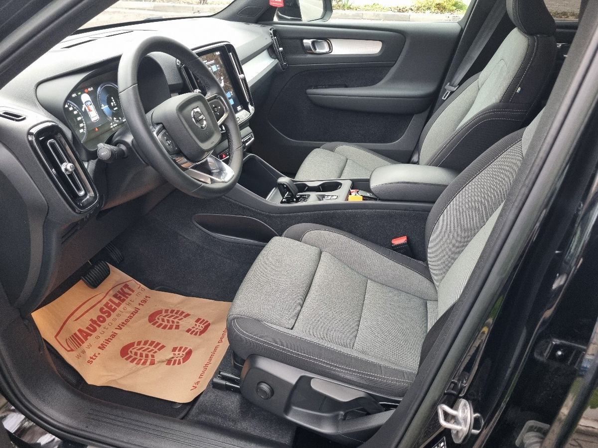 Volvo XC40 2023 photo 9