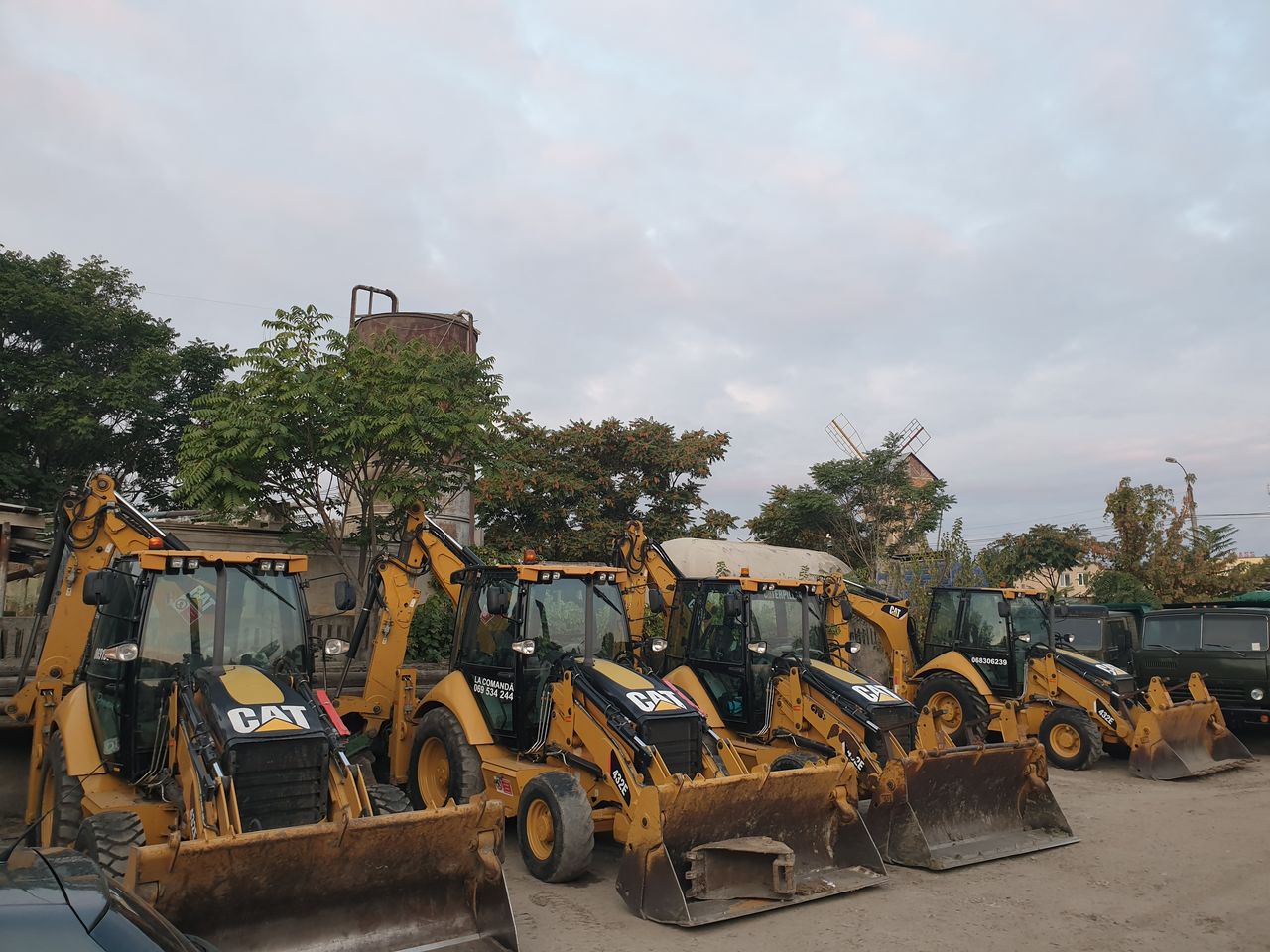 Servicii excavator, buldoexcavator,bobcat,miniexcavator,compactor,каток,Kamaz foto 0