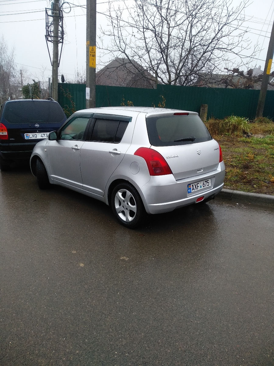 Suzuki Swift foto 1