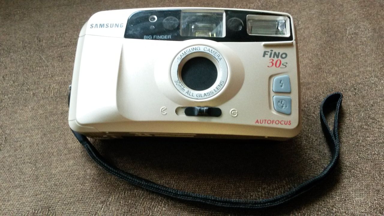Пленочный фотоаппарат samsung fino. Плёночный фотоаппарат Samsung fino 30 s. Самсунг fino 30s. Samsung fino 30s год.