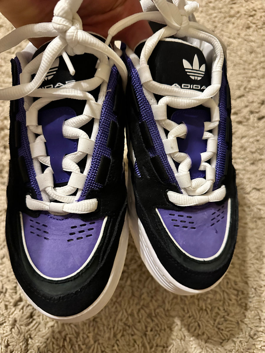 Adidas 2022 года foto 4