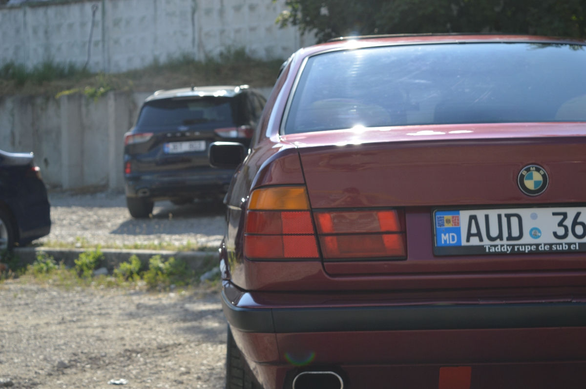 BMW 5 Series foto 1