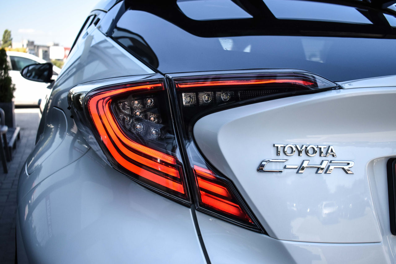 Toyota C-HR foto 13