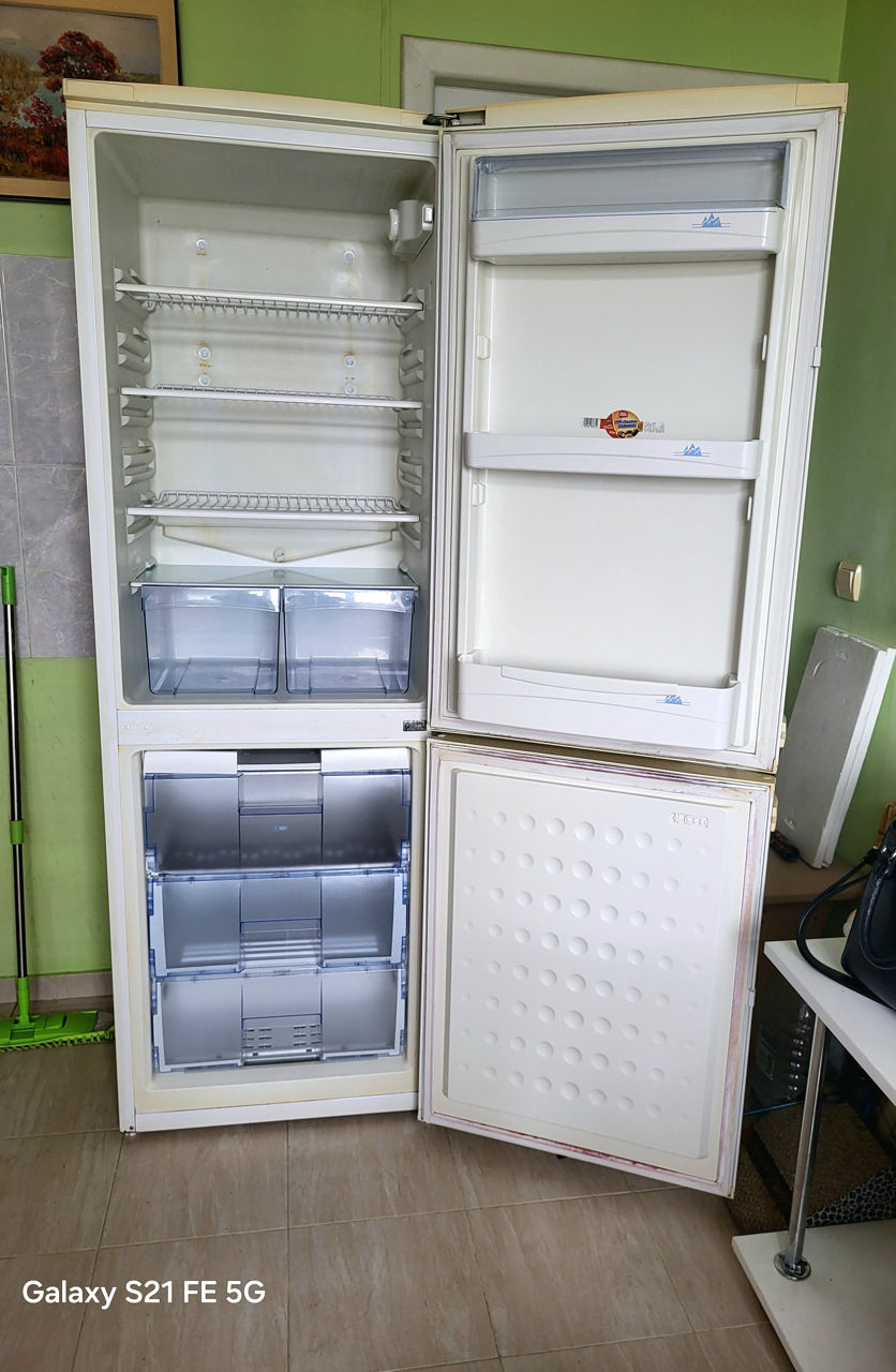 Двухкамерный холодильник Beko фото 1