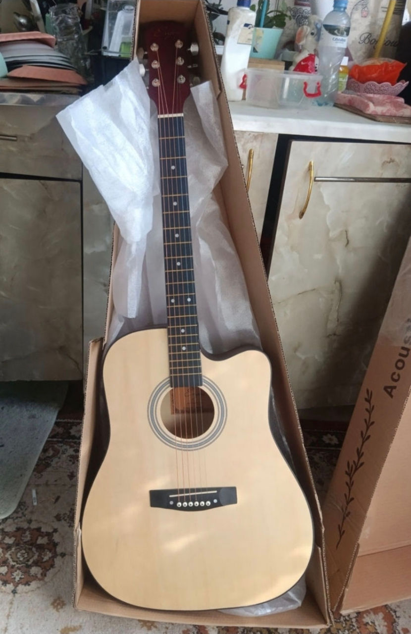 1)Электроакустическая Гитара Ibanez 2500 лей 2)Акустическая Гитара Cort made in Indonesia новая 3000 foto 0