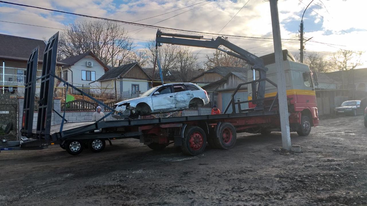 Evacuator  24/24  tractari auto. Calarasi straseni falesti ungheni foto 5