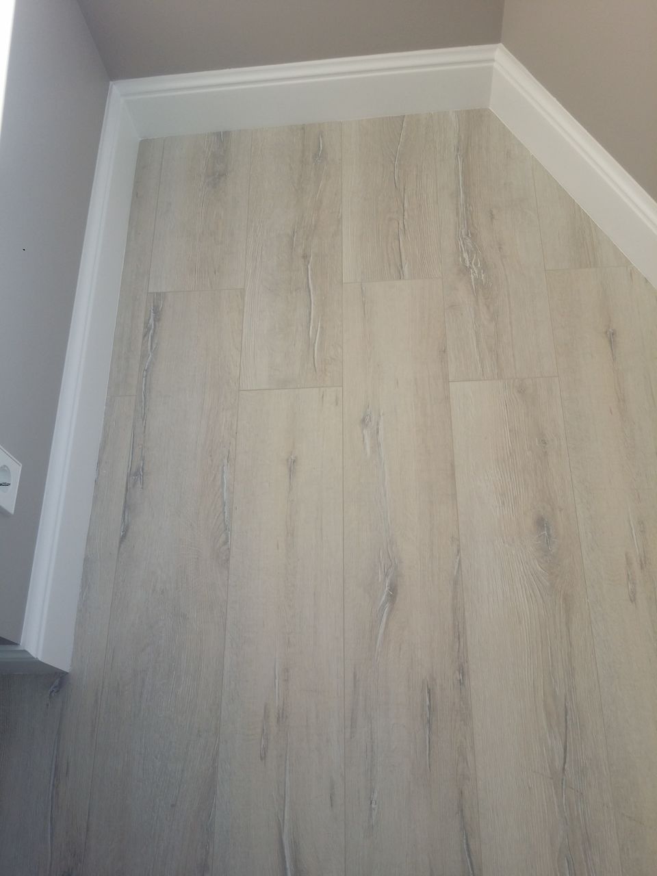Laminat, plinta фото 0