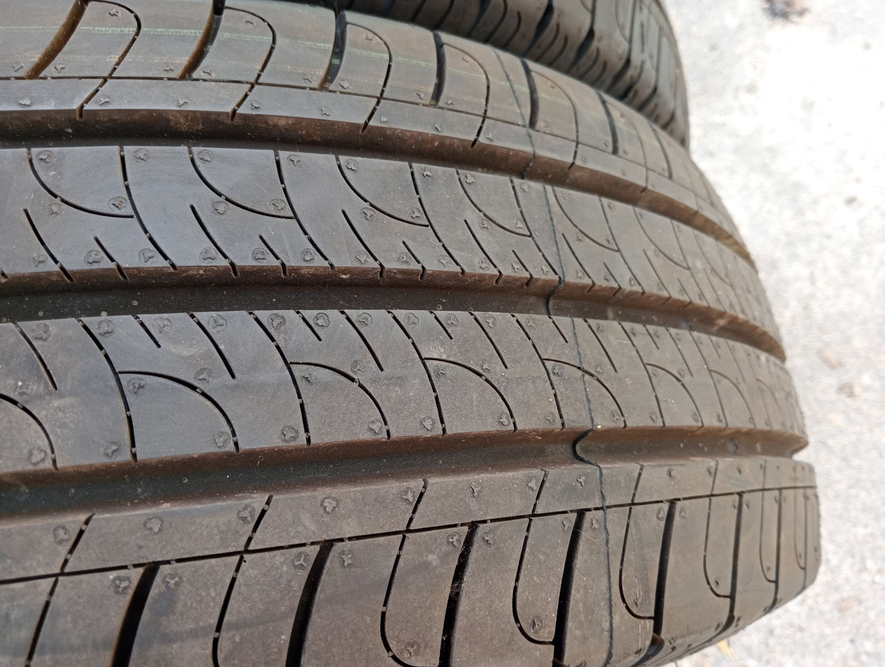 215 65 R16C Goodyear Efficient Grip Cargo foto 1