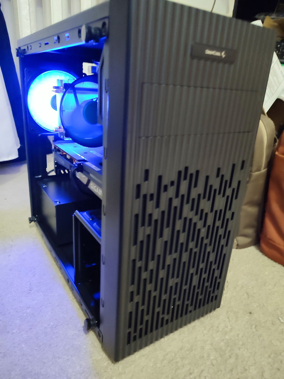 i7 4.0 Ghz/RAM 16 GB/Radeon RX 570 8 GB/SSD 500 Gb/HDD 1 Tb/Wi-Fi ...