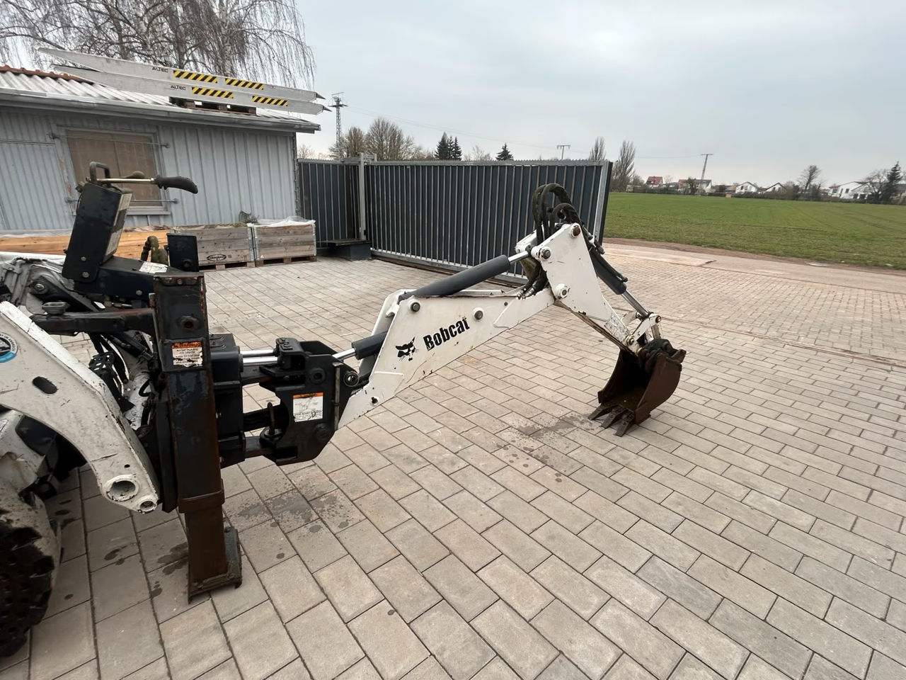 Экскаватор Bobcat 725S на мини-погрузчик с бортовым поворотом фото 4
