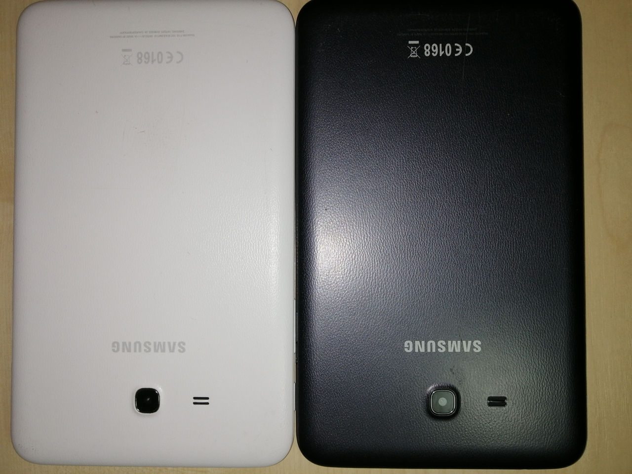 Дешево. 2 планшета Samsung 8