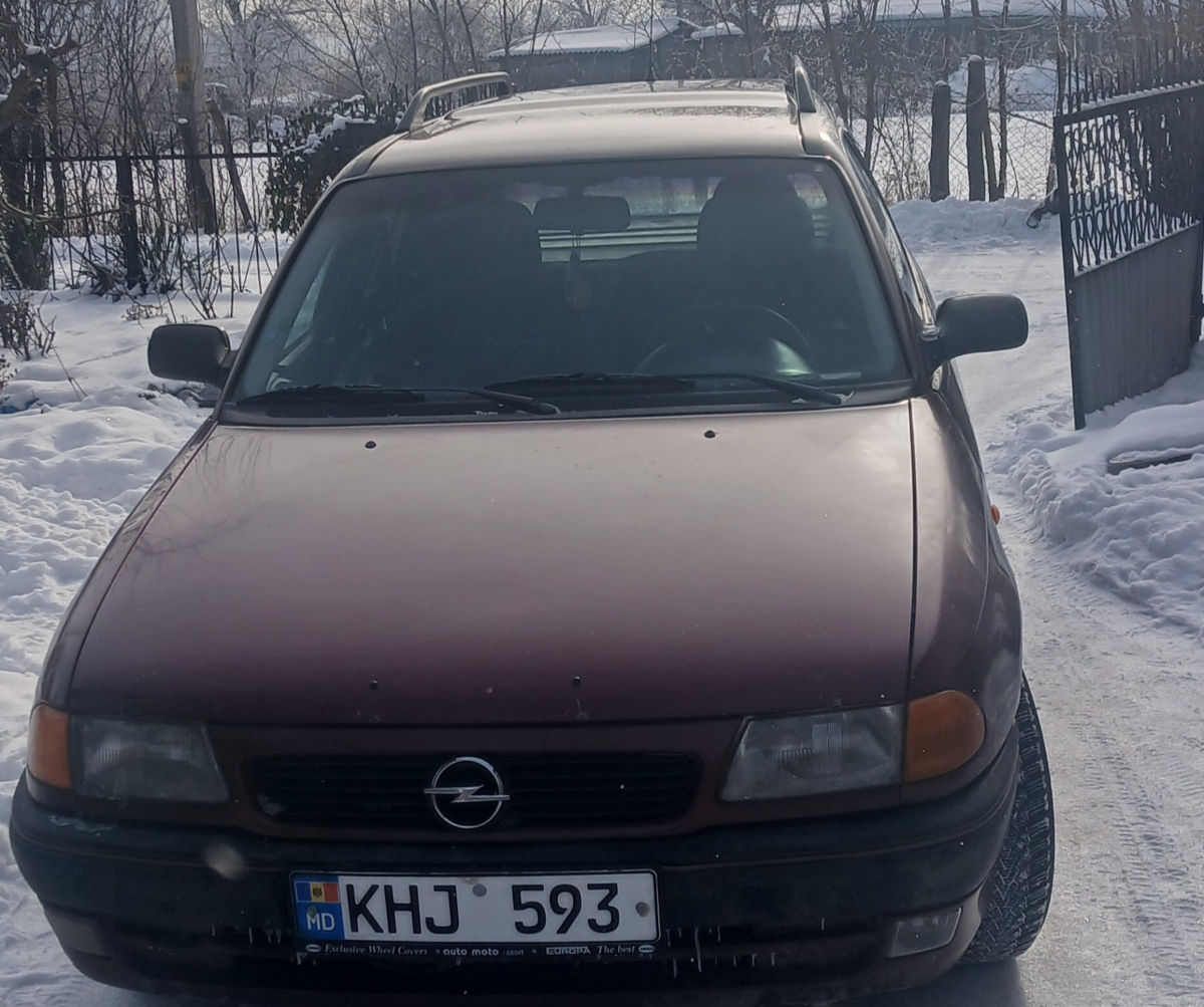 Opel Astra 1995 г. с пробегом 200000 км, Бензин, 1000 €