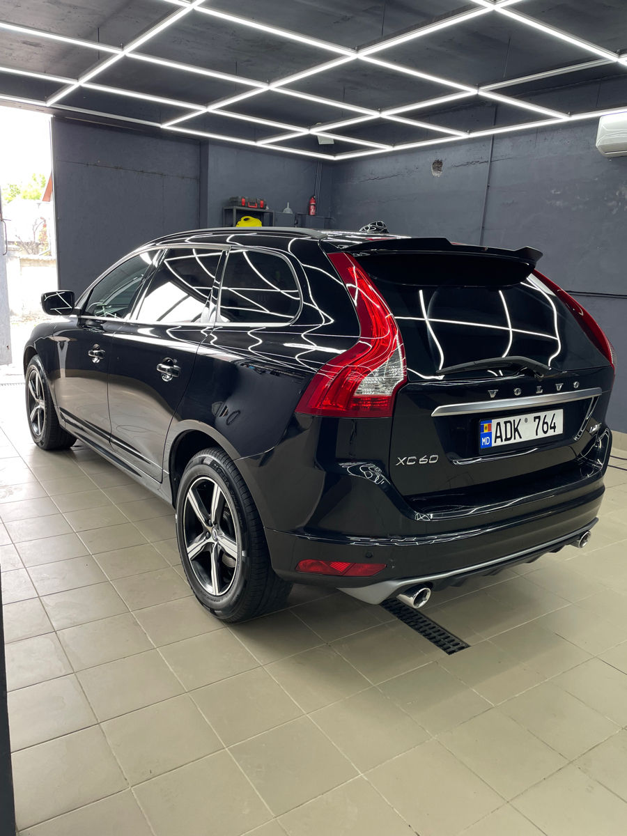 Volvo XC60 фото 3