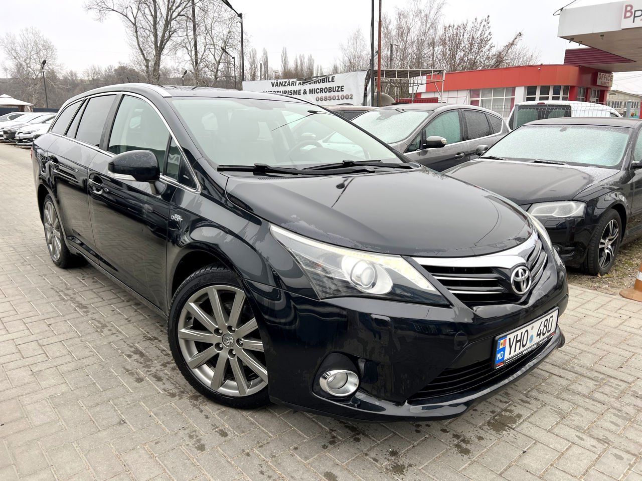 Toyota Avensis фото 3