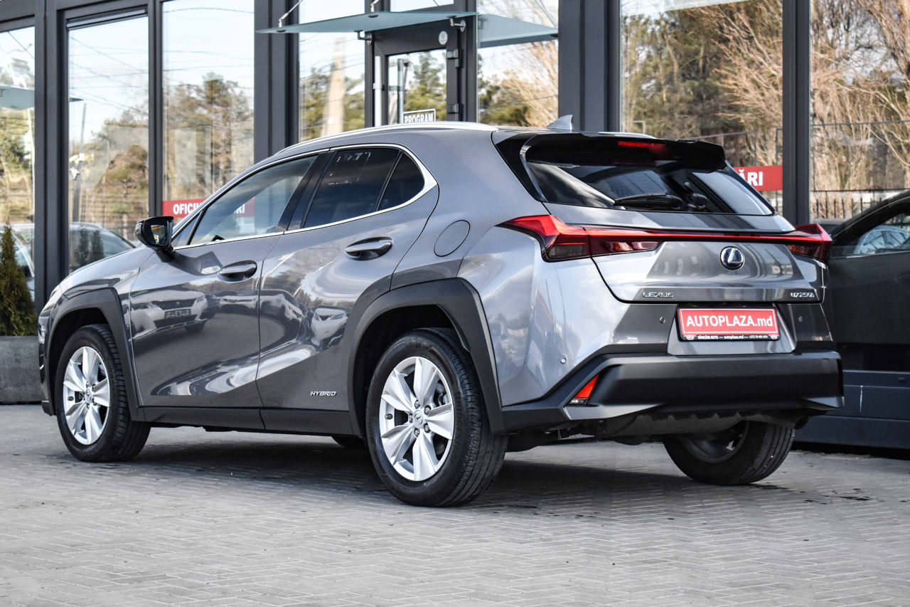 Lexus UX фото 5