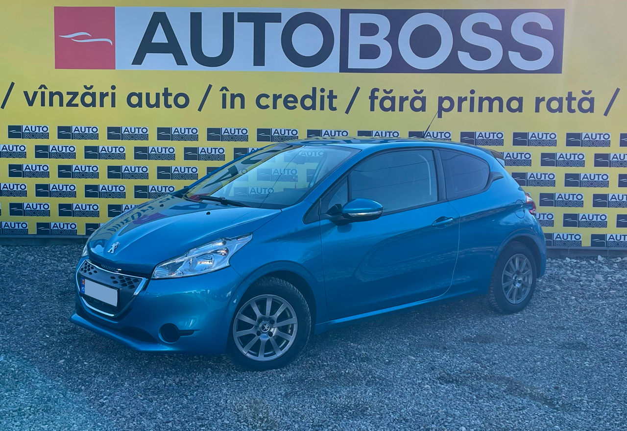 Peugeot 208 foto 1