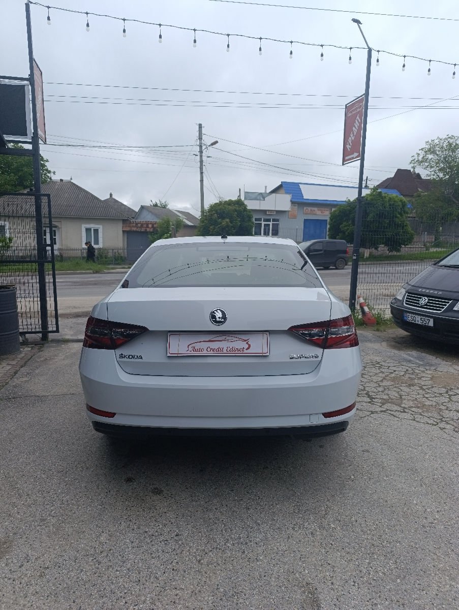 Skoda Superb фото 6