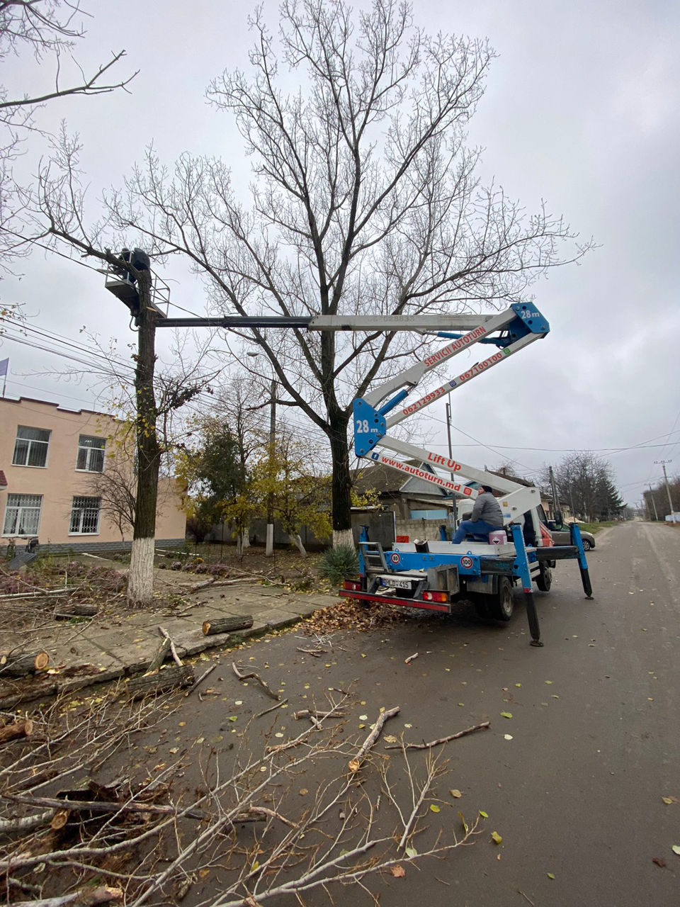 Servicii Autoturn/ lucrări la înălțime  24/7 foto 2