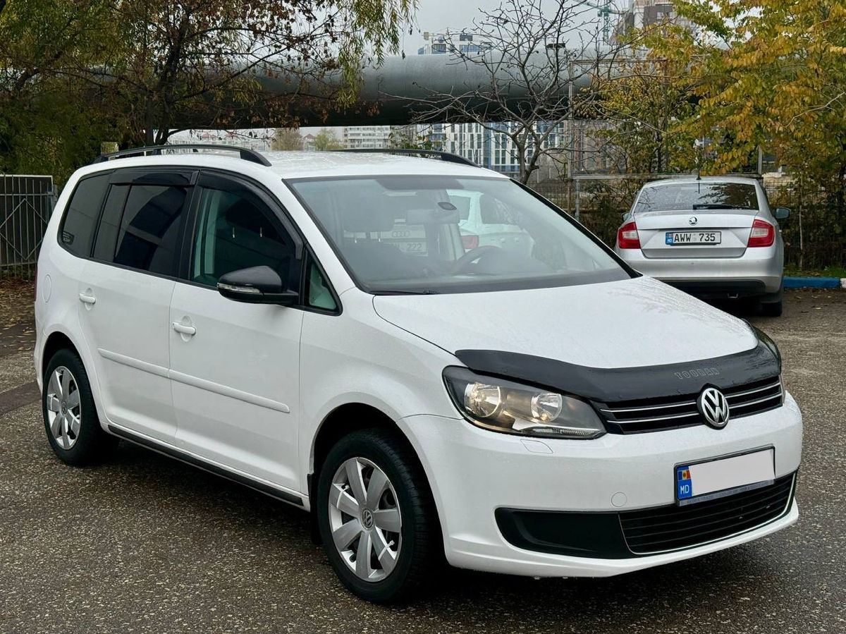 Volkswagen Touran 2012 г. с пробегом 218085 км, Дизель, 8500 €
