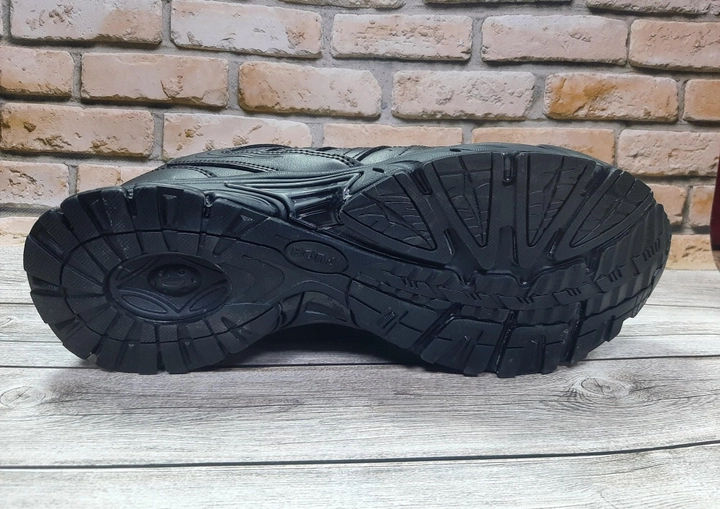 Adidași foto 1