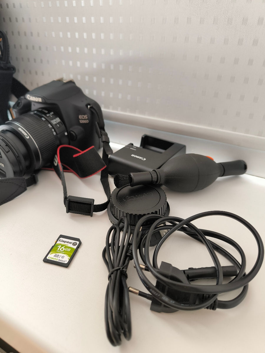 Canon EOS 1200D + stativ + ... foto 1