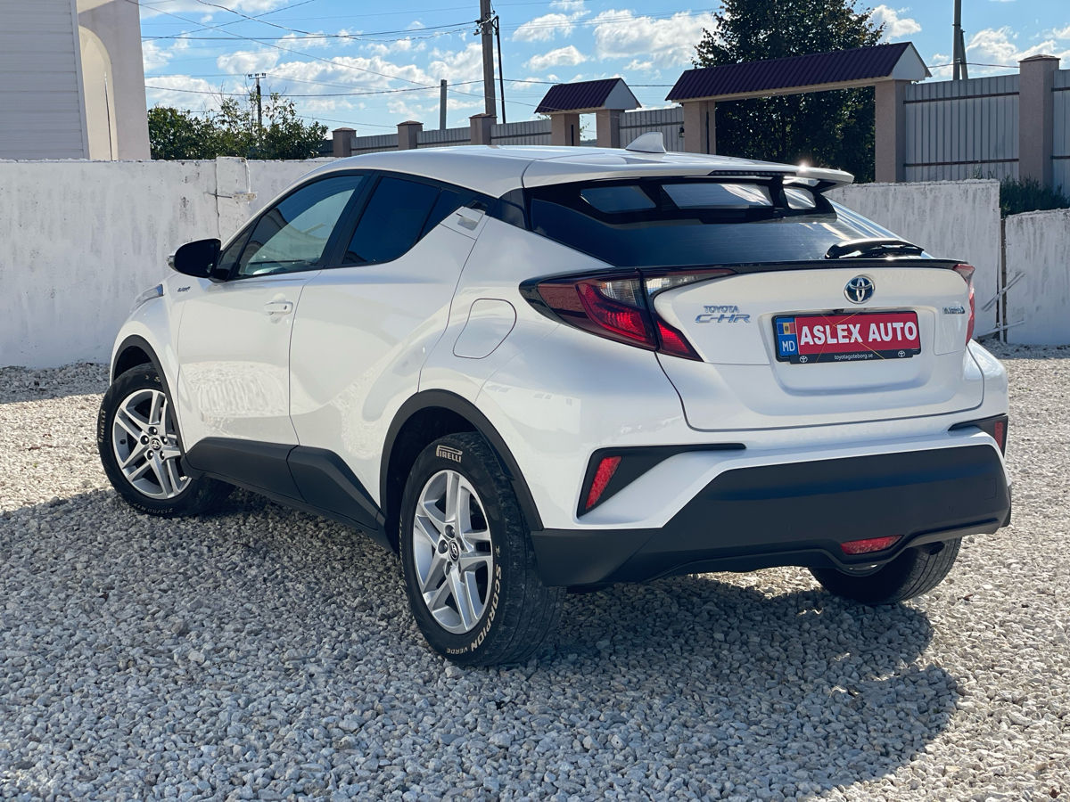 Toyota C-HR foto 2