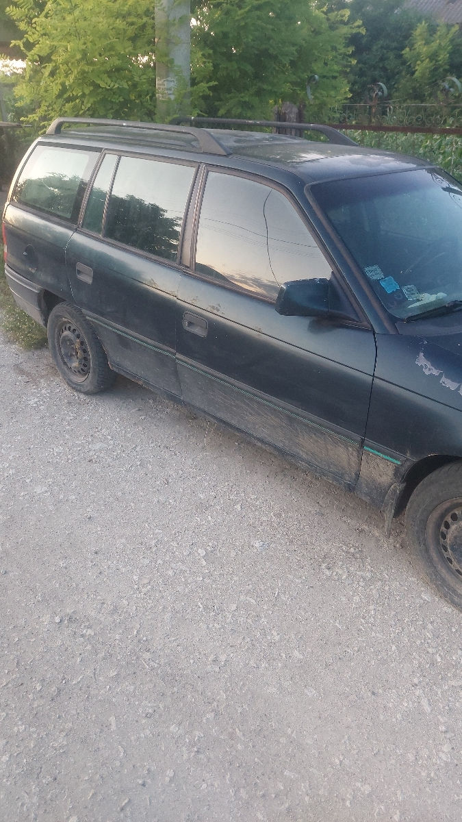Opel Astra фото 1