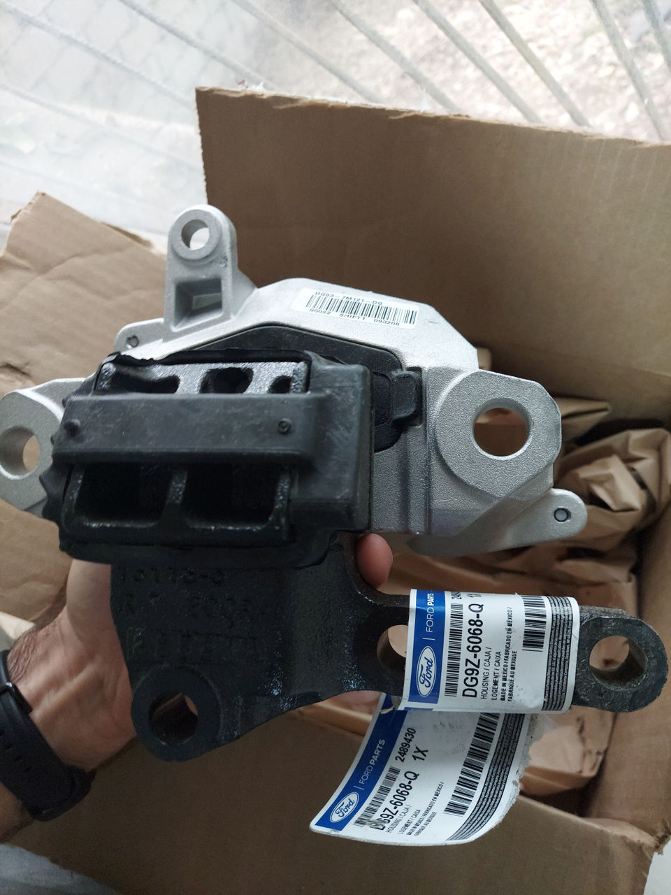 Подушка двигателя левая Ford fusion, Lincoln mkz hybrid foto 4