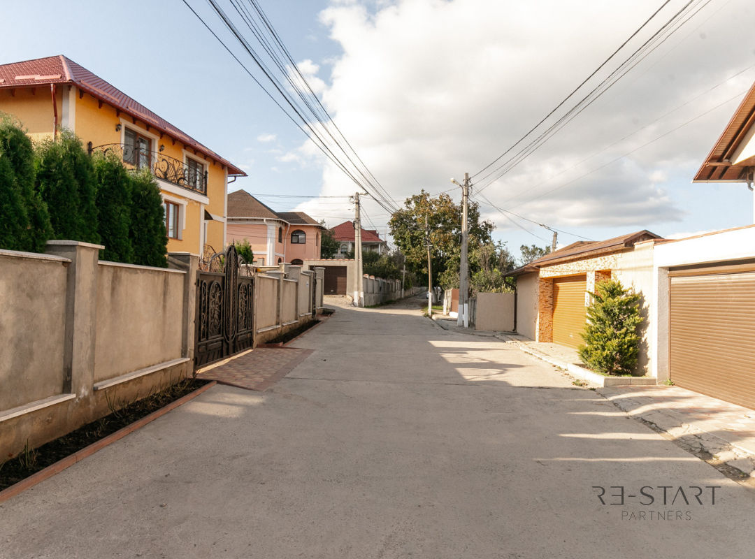 Se vinde duplex în 3 nivele, amplasat în mun. Chișinău, Codru, strada Busuiocului. foto 16