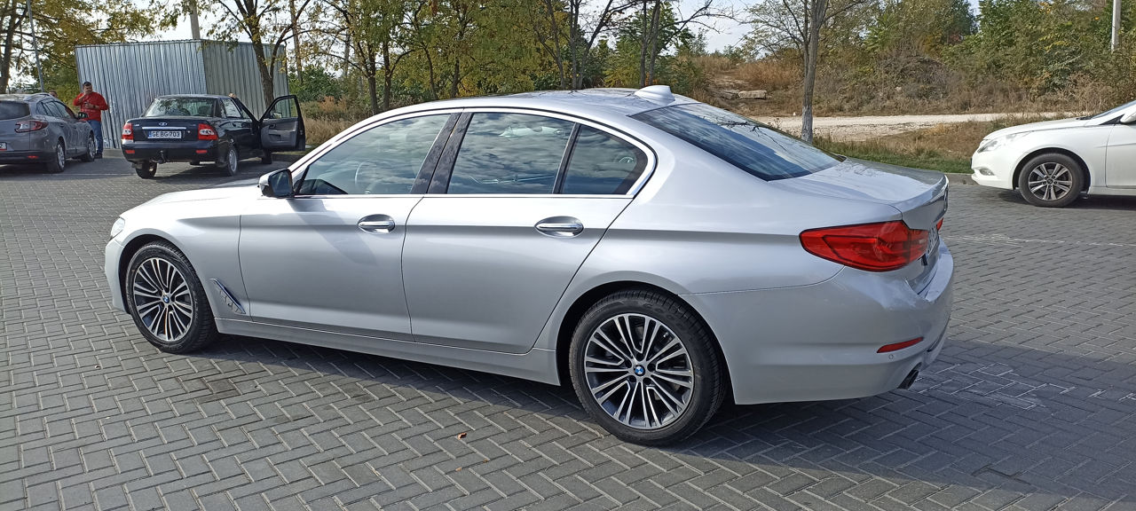 BMW 5 Series foto 5