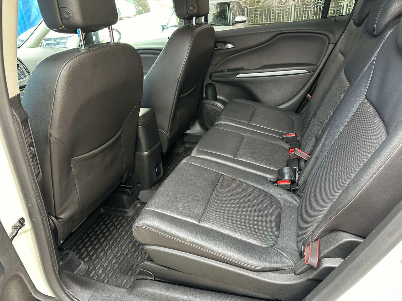 Opel Zafira foto 9